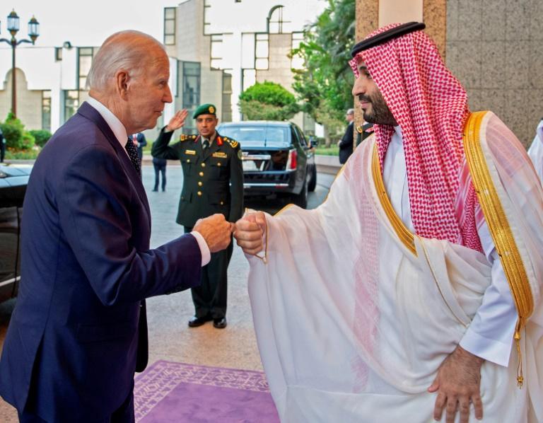 Biden avec le prince Salmane lors de sa visite en Arabie saoudite