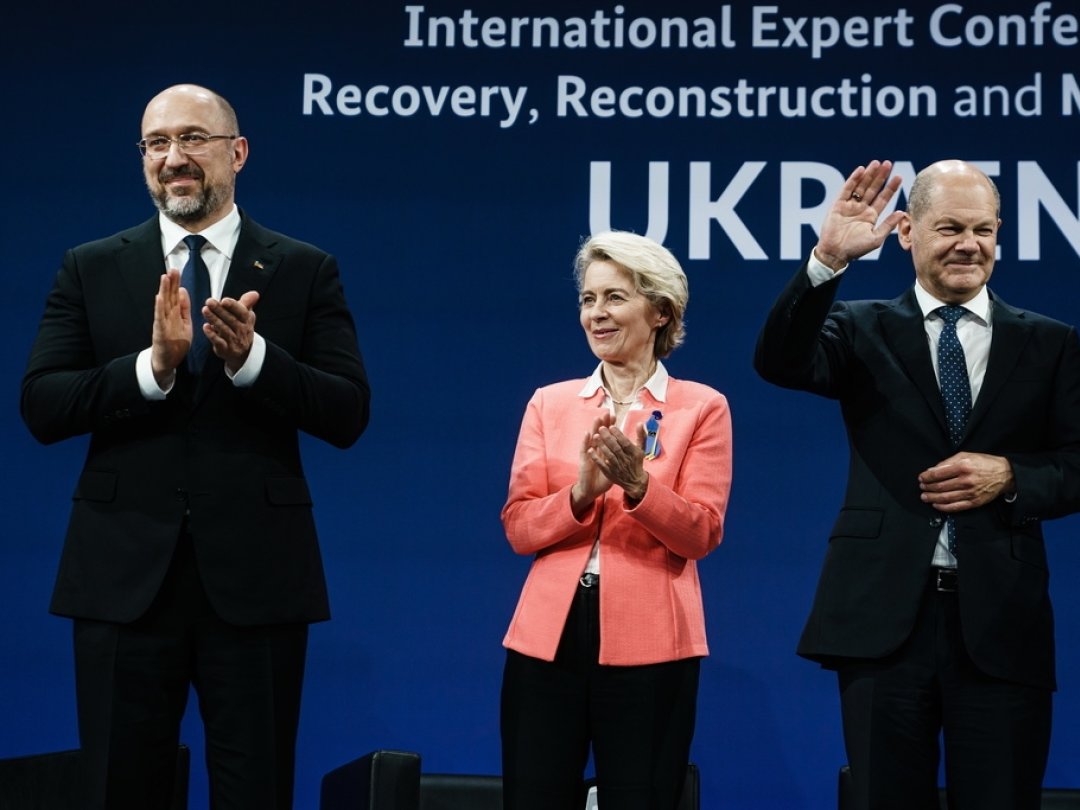 Le premier ministre ukrainien, la présidente de la Commission européenne et le chancelier allemand (de g. à d.)