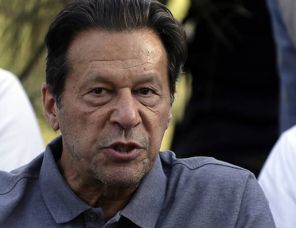Pakistan: l'ex-Premier ministre Imran Khan blessé dans une tentative d'assassinat