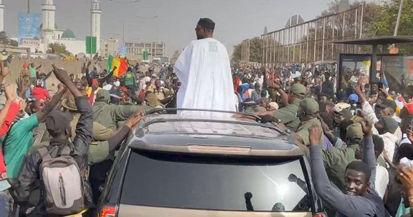 Ousmane Sonko en caravane à la Patte d'Oie le 9 février 2023