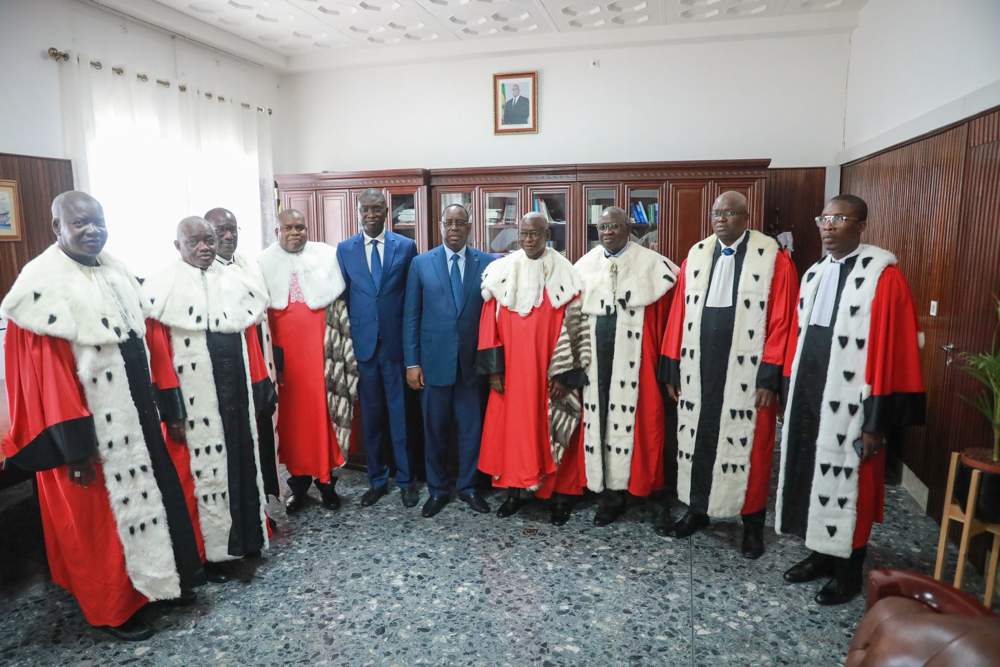 Le président sénégalais et son ministre de la Justice, en compagnie de hauts magistrats