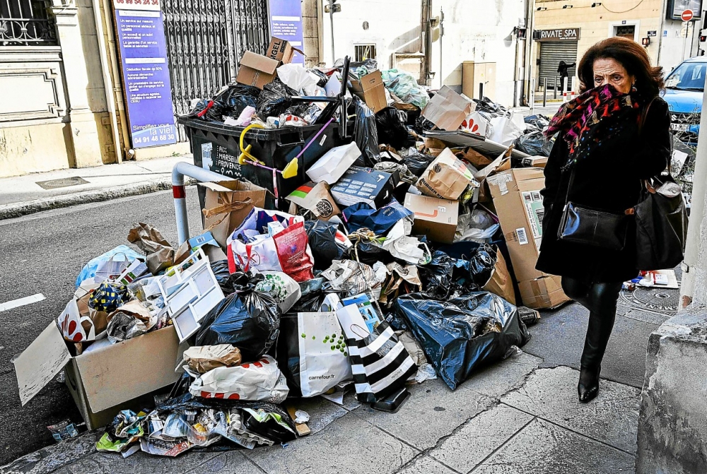 ​Des soldats ont-ils été réquisitionnés pour ramasser les déchets à Paris ?