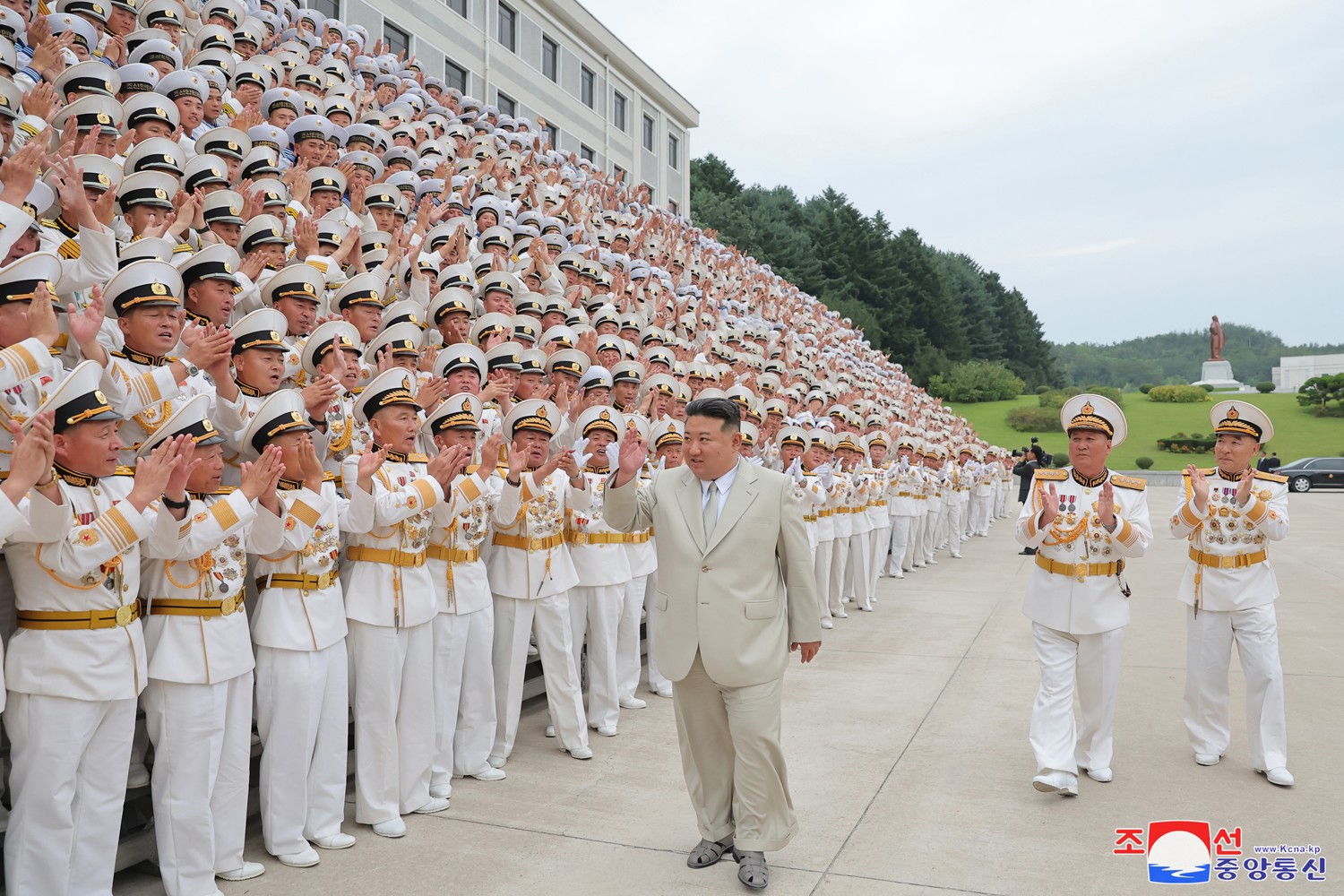 Kim Jong Un visite le Commandement de la marine de l’armée populaire de Corée [KCNA]