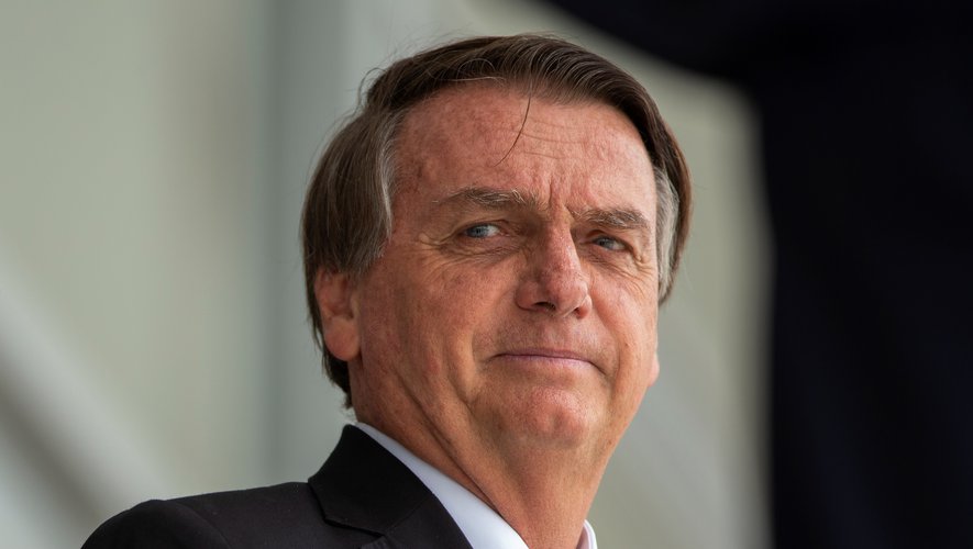 Bolsonaro hospitalisé pour deux opérations