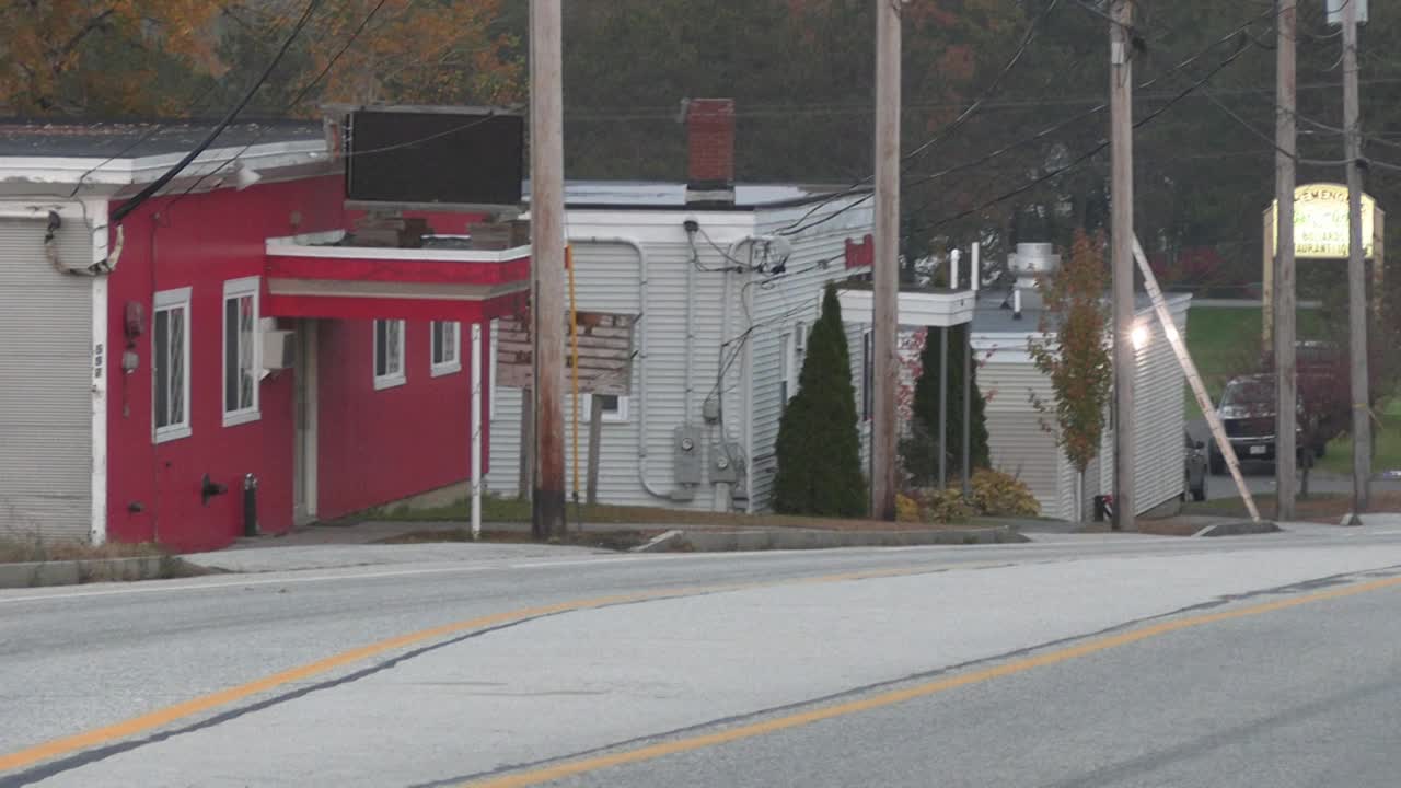 A Lewiston, ville fantôme, les habitants terrés chez eux pendant la traque du tueur