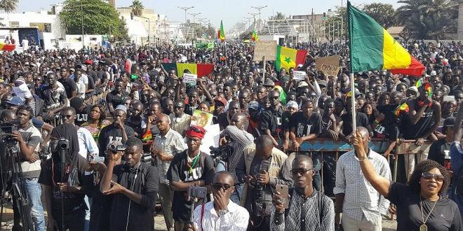 Démonstration de force pour les "détenus politiques" : la société civile réveille le goût des manifestations, Macky Sall au banc du peuple