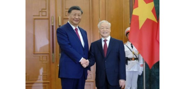 Xi Jinping en visite d'Etat au Vietnam pour contrer l'influence américaine