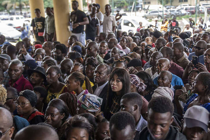 Des électeurs congolais pas certains de retrouver leurs noms sur les listes électorales.
