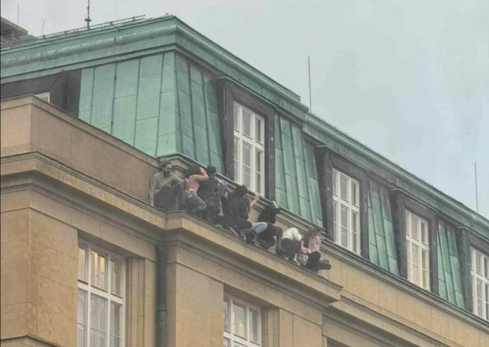 Prague Au moins 15 morts dans une fusillade, l’assaillant retrouvé mort