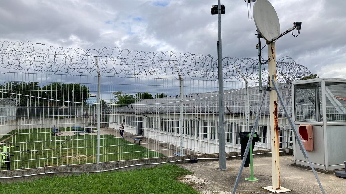 Le centre de rétention de Vincennes à Paris