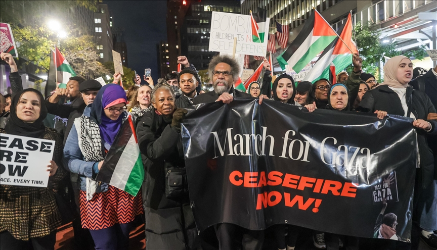Marche silencieuse à New York demandant la fin des attaques israéliennes contre les enfants de Gaza