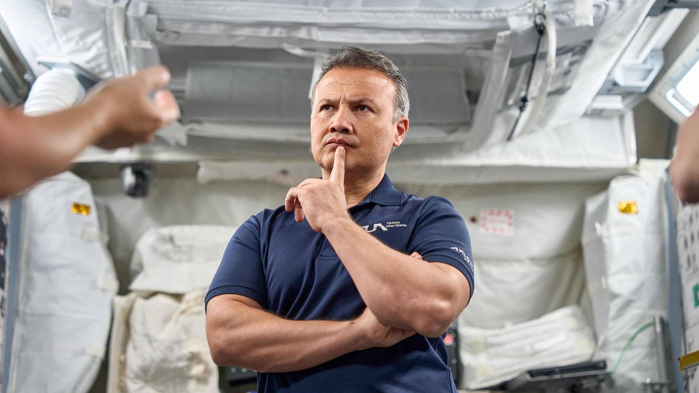 Alper Gezeravci, pilote de chasse de 43 ans, premier turc dans l'espace