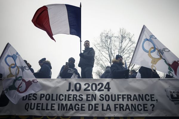 En France, les policiers pestent contre les conditions de mobilisation lors des JO