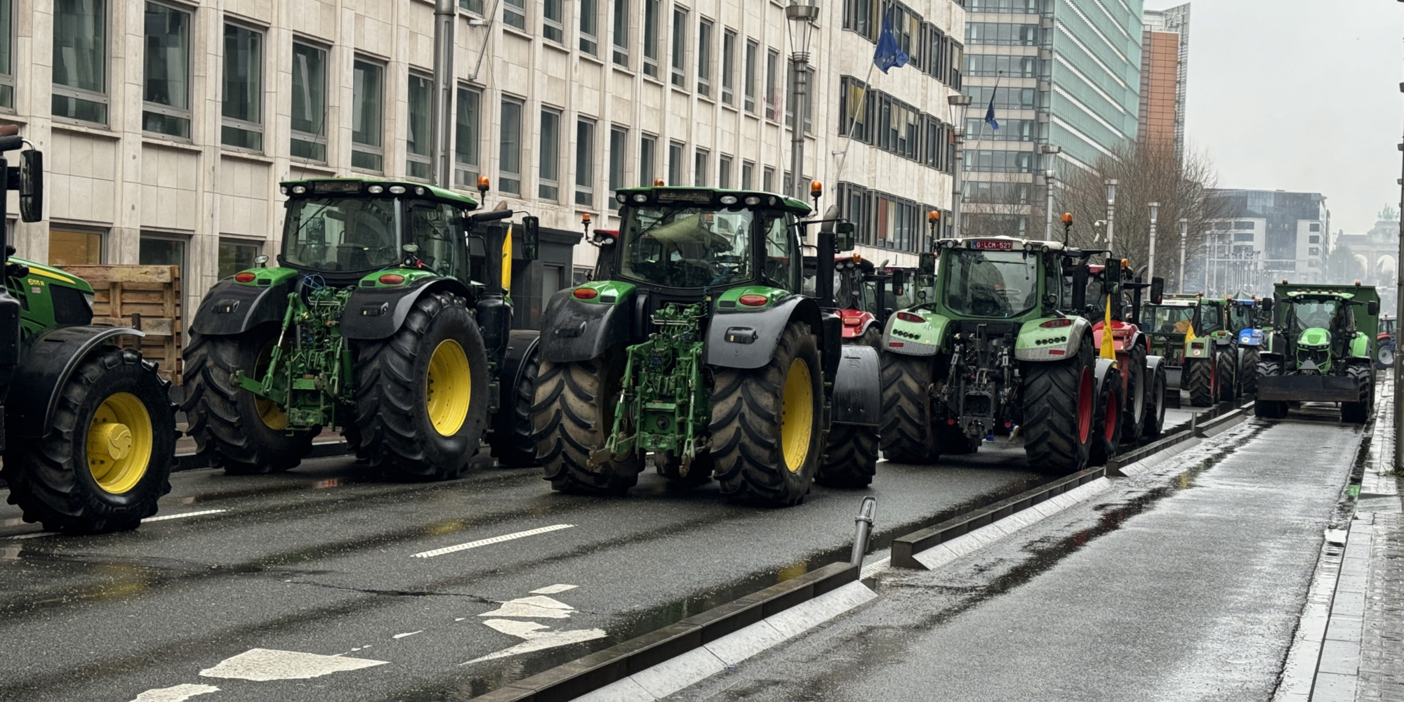 Politique agricole - Les agriculteurs paralysent Bruxelles avec leurs tracteurs
