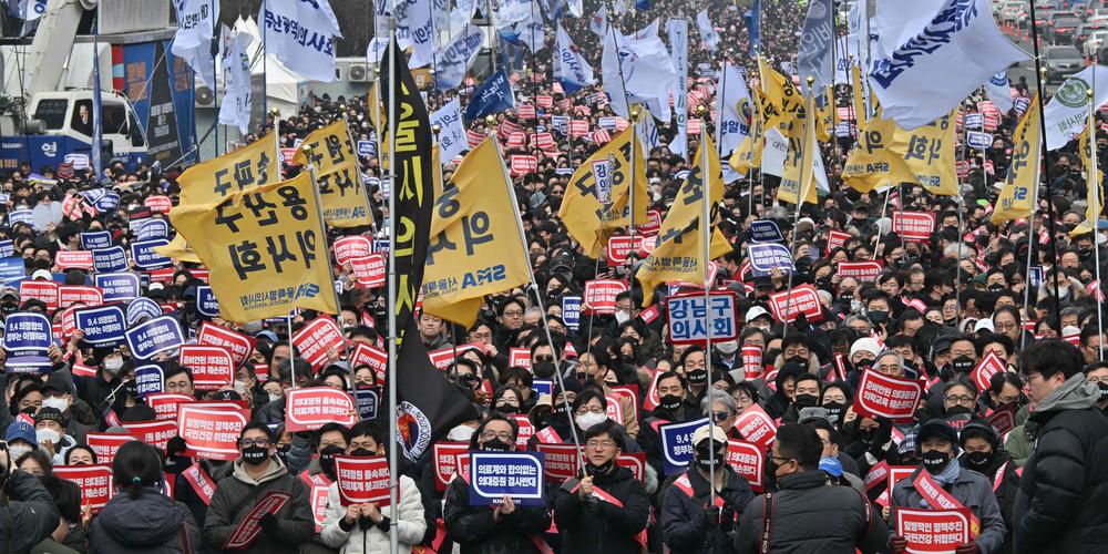 Corée du Sud: des milliers de médecins manifestent, le bras de fer avec les autorités se poursuit