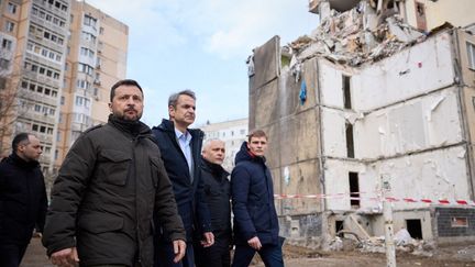 Ukraine: frappes russes sur Odessa pendant une visite de Zelensky et du Premier ministre grec