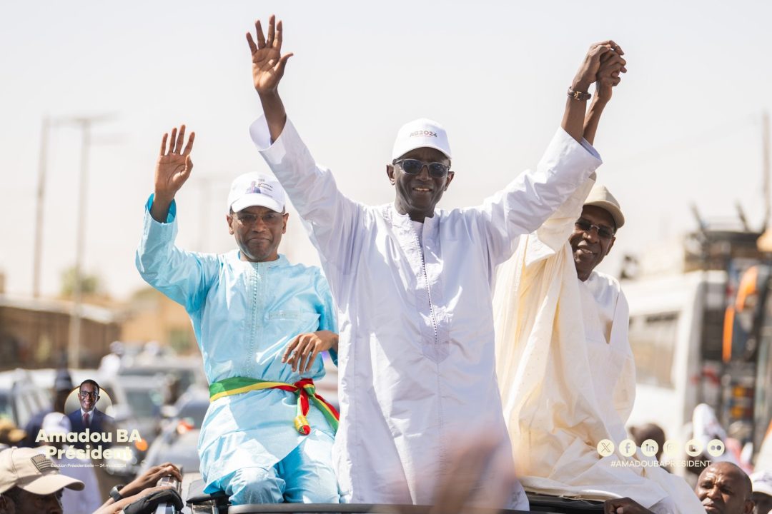 Amadou Ba au Fouta hier avec Mountaga Sy (DG du port de Dakar, g.) et Abdoulaye Daouda Diallo (président du Conseil économique social et environnemental, d.)