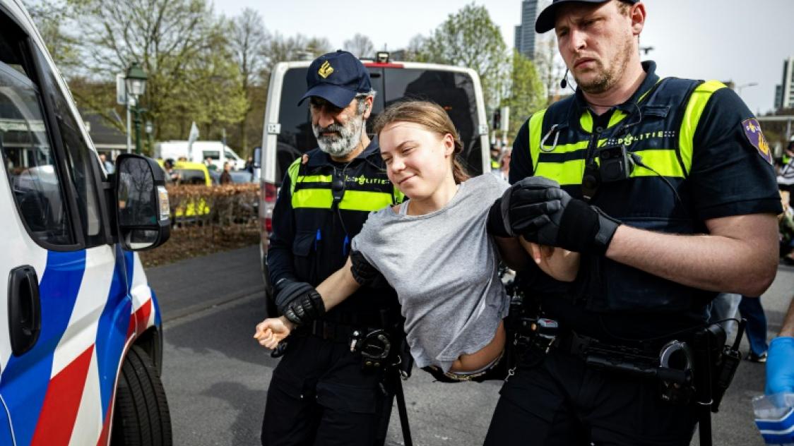 Greta Thunberg interpellée deux fois en manifestant à La Haye