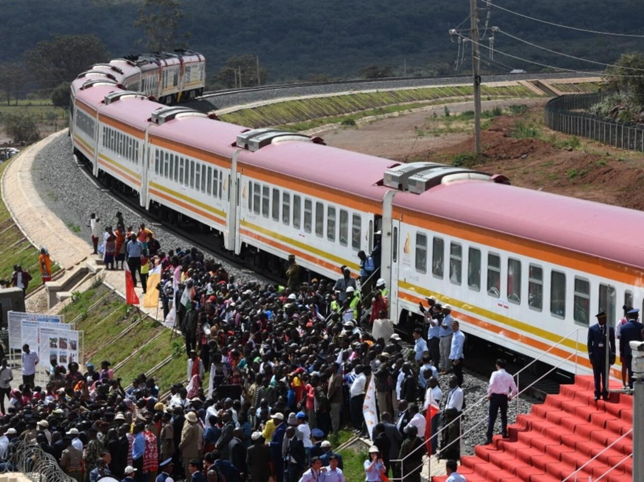Le Kenya et la France finalisent un accord pour financer le chemin de fer de banlieue de Nairobi