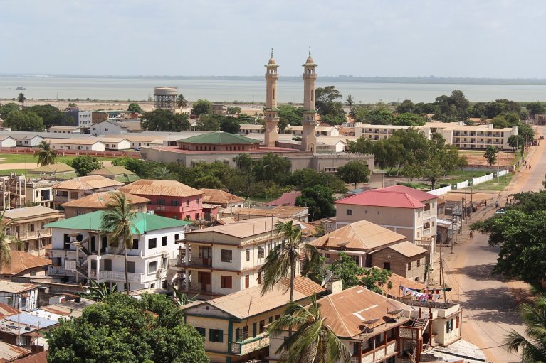 Une vue de Banjul, la capitale gambienne hôte du Sommet de l'OCI les 4 et 5 mai 2024