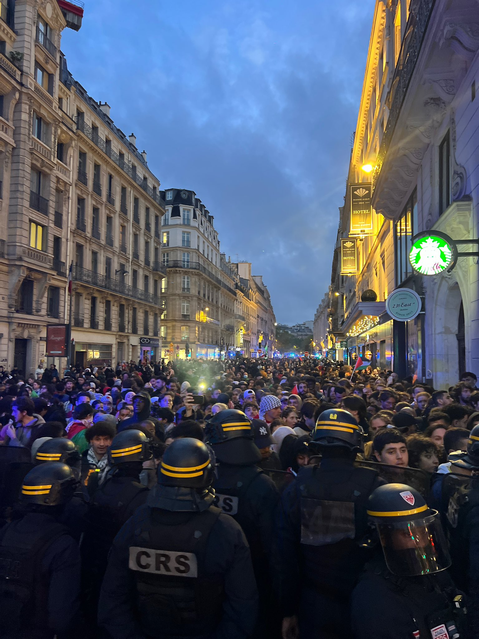 France : Une troisième soirée de manifestation à Paris pour dénoncer le "génocide à Gaza"