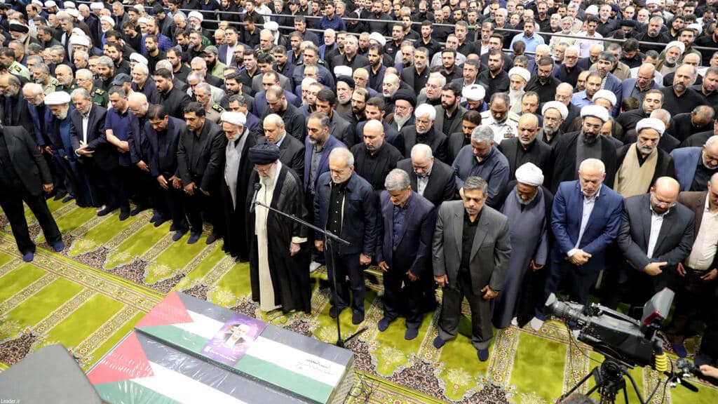 2 août 2024. La prière mortuaire à Doha (Qatar) pour Ismail Haniyah et son garde du corps assassinés par Israël à Téhéran (Iran).