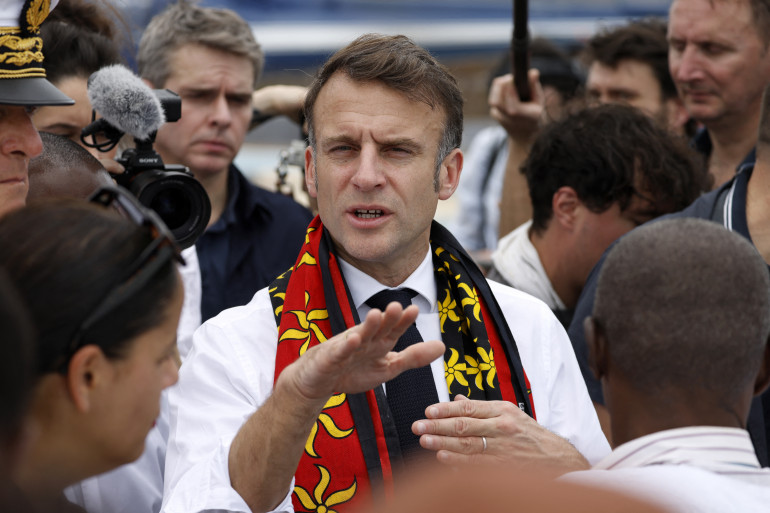 Polémique à Mayotte : Emmanuel Macron assure avoir répondu à des "gens du Rassemblement national"