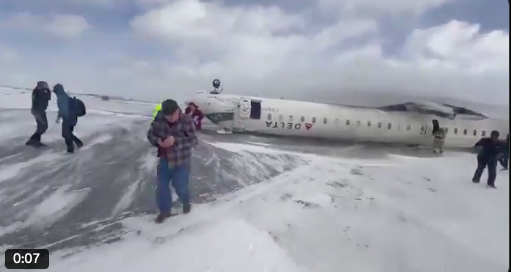 Canada : crash d'un avion de la compagnie Delta Airlines à l'aéroport de Toronto, plusieurs blessés