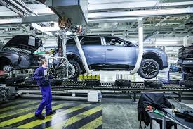 Droits de douane: les constructeurs automobiles mettent les Etats-Unis sur pause