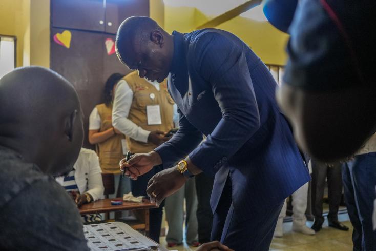 Présidentielle au Gabon: le scrutin prend fin sans incident notable