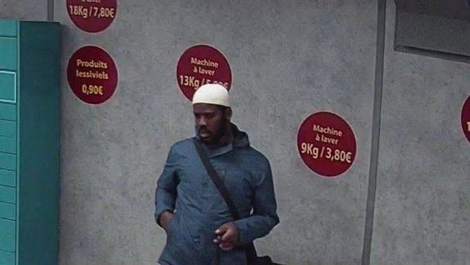 Abubakar, victime d'un crime islamophobe dans un climat de tension entretenu par le gouvernement français et par les extrêmes droites racistes.