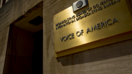 La radio Voice of America, que Donald Trump veut démanteler, reprendra ses émissions