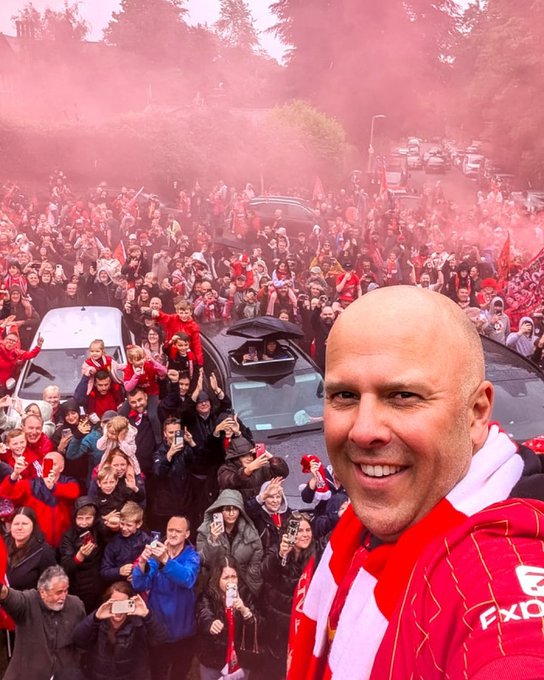 Royaume-Uni : Une voiture fonce sur des supporters de Liverpool célébrant le titre de Premier League