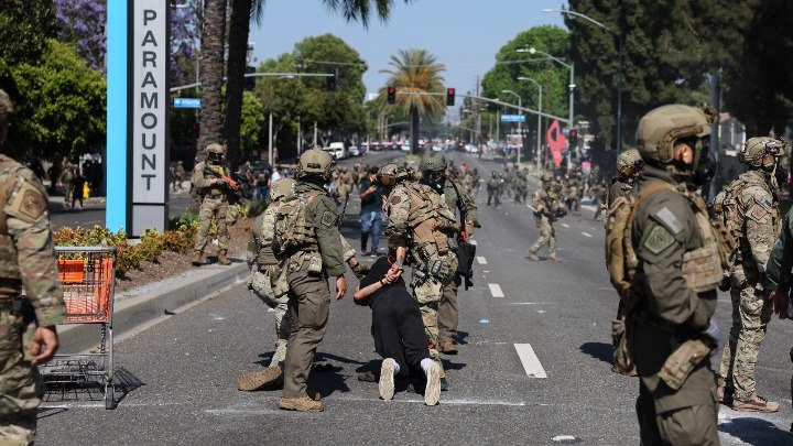 Manifestations contre la politique migratoire - Los Angeles sous couvre-feu, la Garde nationale déployée au Texas