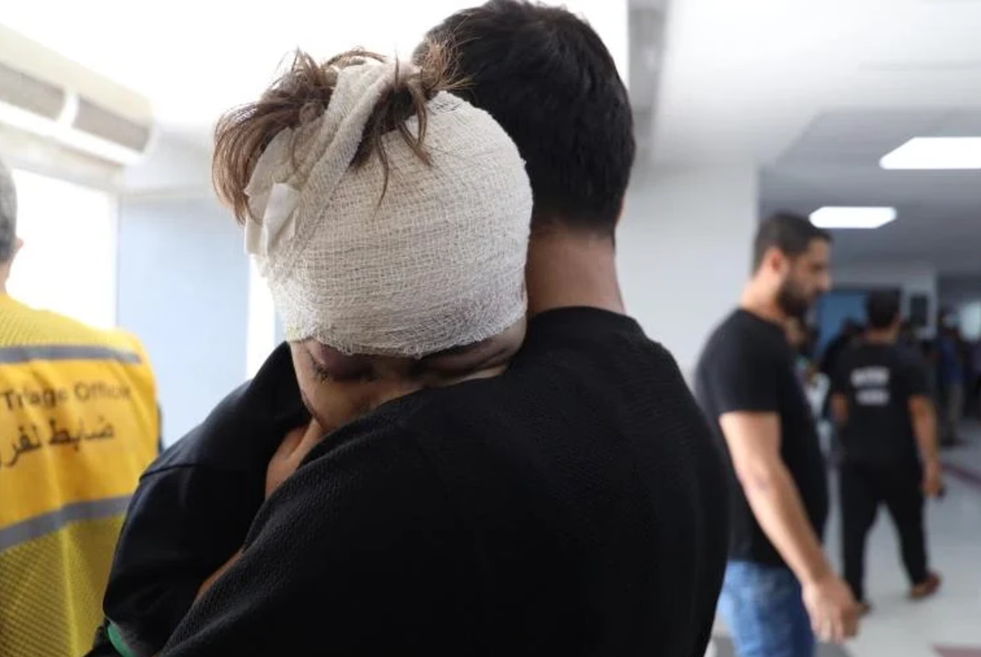 Un enfant victime de la barbarie des soldats israéliens dans Gaza rasée