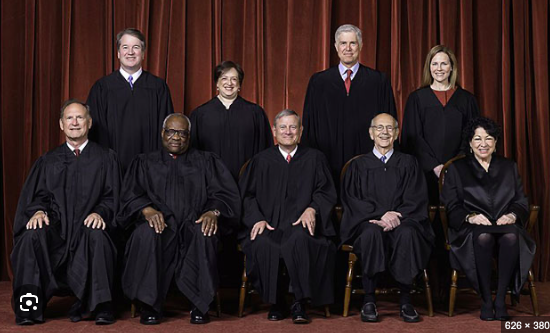 Les neuf juges de la Cour suprême des Etats-Unis