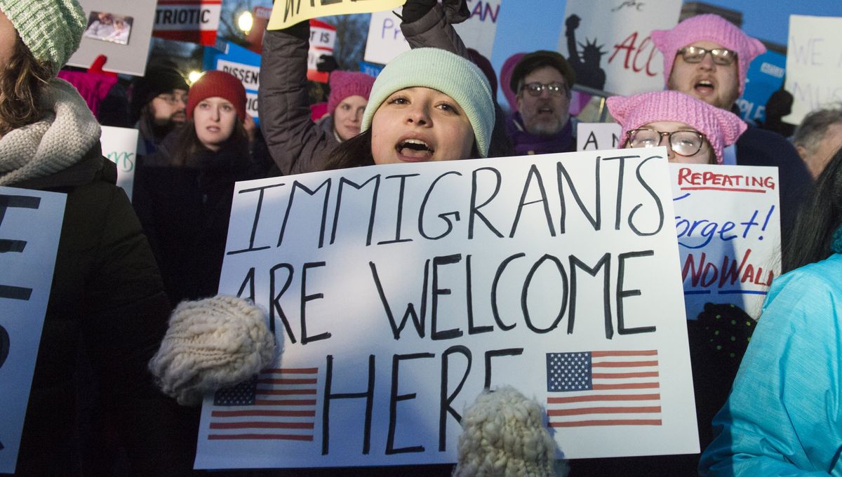 Après six mois au pouvoir - Déclin du soutien à la politique migratoire de Trump