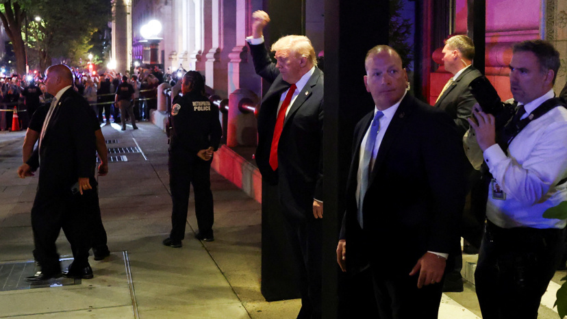 Trump qualifié de « Hitler de notre époque » dans un restaurant de Washington