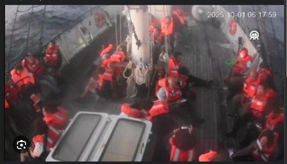 La flottille humanitaire Sumud affirme avoir été prise pour cible par la marine israélienne