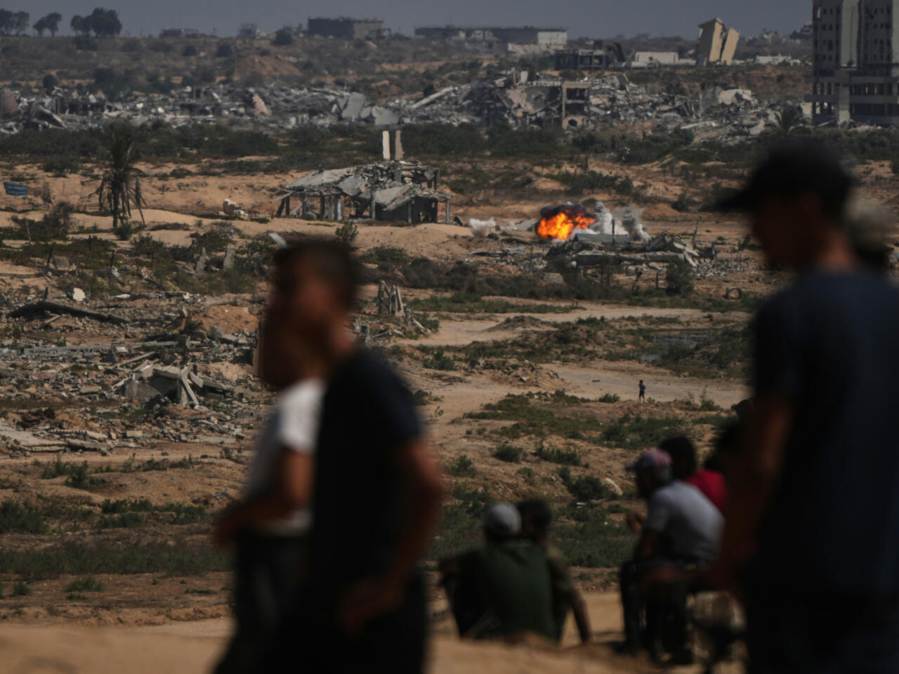 Israël tue 55 personnes malgré l'annonce de Trump selon laquelle il aurait « cessé de bombarder » Gaza