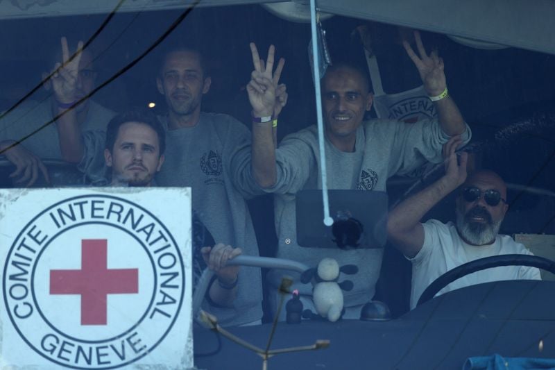 Une partie des palestiniens libérés de la prison d’Ofer atteint Ramallah