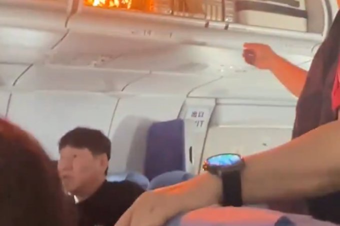 Une capture d'écran du feu declenché dans l'avion d'Air China