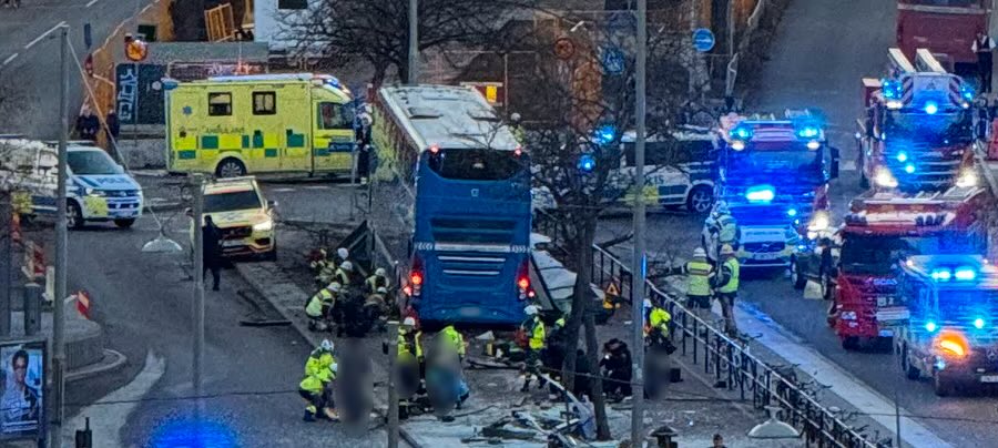Le PM suédois : plusieurs morts et blessés dans un incident à un arrêt de bus à Stockholm