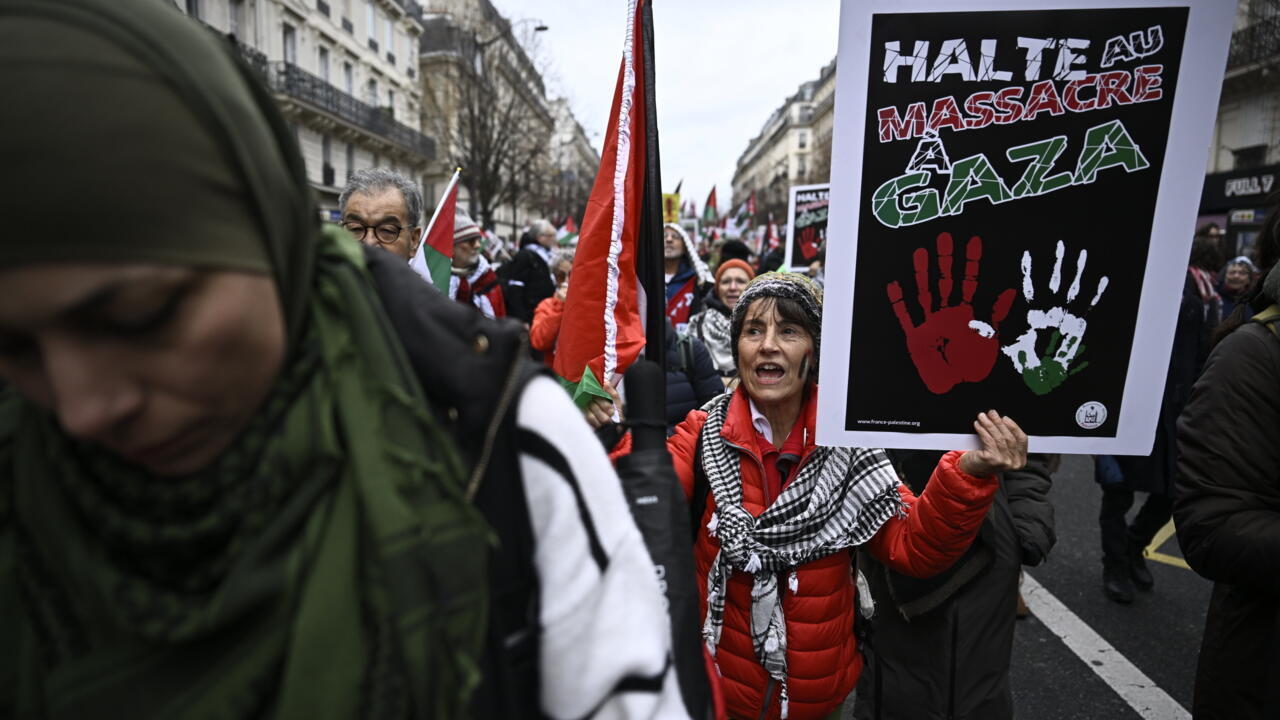 Des milliers de personnes manifestent à Paris en soutien aux Palestiniens