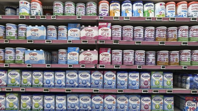 Le patron de Nestlé présente ses excuses pour le rappel de laits infantiles