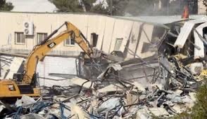 Agence de l’ONU à Jérusalem-Est - L’UNRWA affirme que son siège a été incendié après sa démolition par Israël