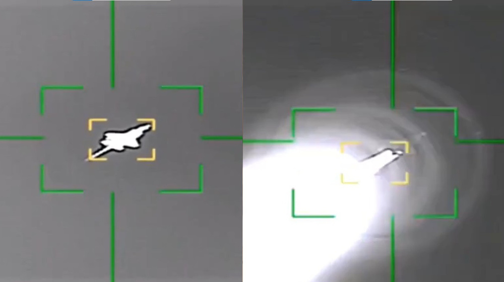 Capture d'écran d'une vidéo diffusée par le CGRI montrant le moment où un avion de chasse américain F-35 a été touché par la défense aérienne iranienne le 19 mars 2026.