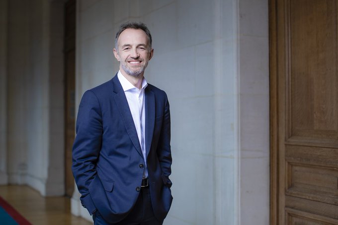 Emmanuel Grégoire. La mairie de Paris reste aux mains du Parti socialiste.
