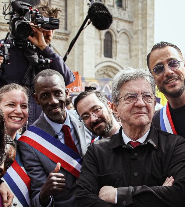 Les Insoumis Mathilde Panot, Bally Bagayoko, David Guiraud, Jean-Luc Mélenchon et Sébastien Deloglu (de g. à d.) à Saint-Denis le 4 avril 2026