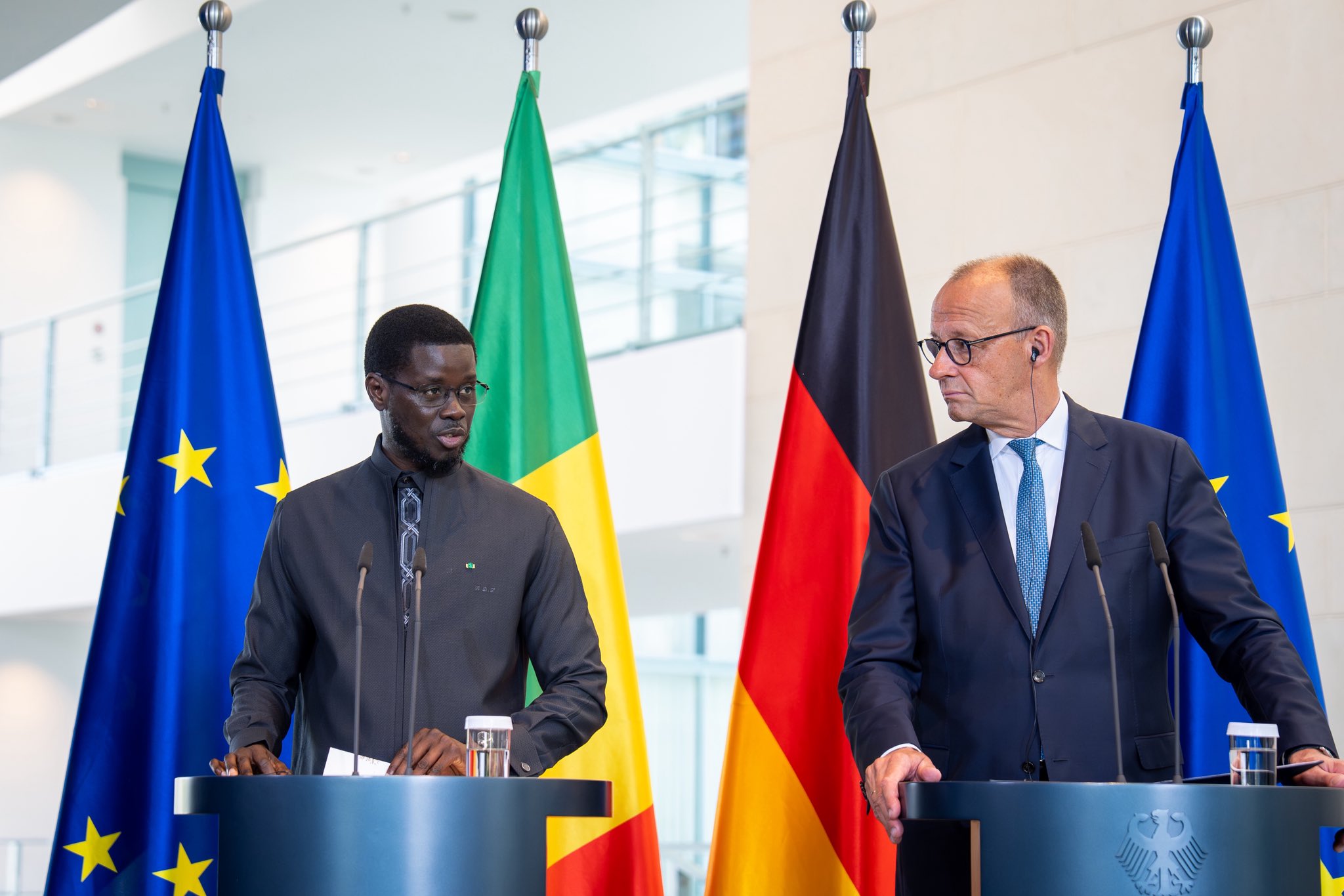 Le président senegalais Bassirou Diomaye Faye et le chancelier allemand Friedrich Merz à Berlin le 23 juin 2026